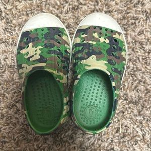 Native Jefferson shoes. Toddler size 6. Camo.